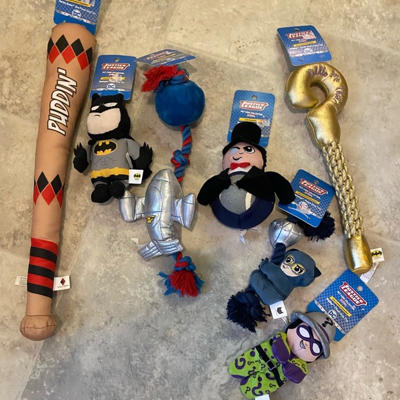 DOG TOYS SET OF 7 NWT PET CO TOYS JUSTICE LEAGUE DC COMICS TOYS FOR DOG GIFT - Picture 2 of 9